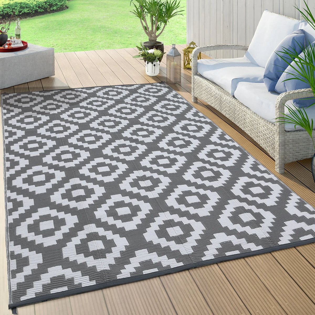 Navak Carpet Outdoor Rug Plastic Straw Rug Modern Geometric Waterproof Rug Reversible Outdoor Floor Mat for Patio Porch Backyard Picnic Campi